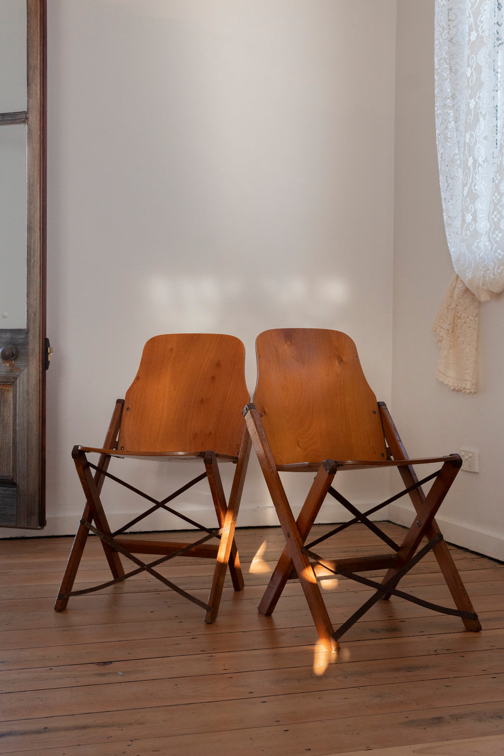 Vintage Fold-Out Chair