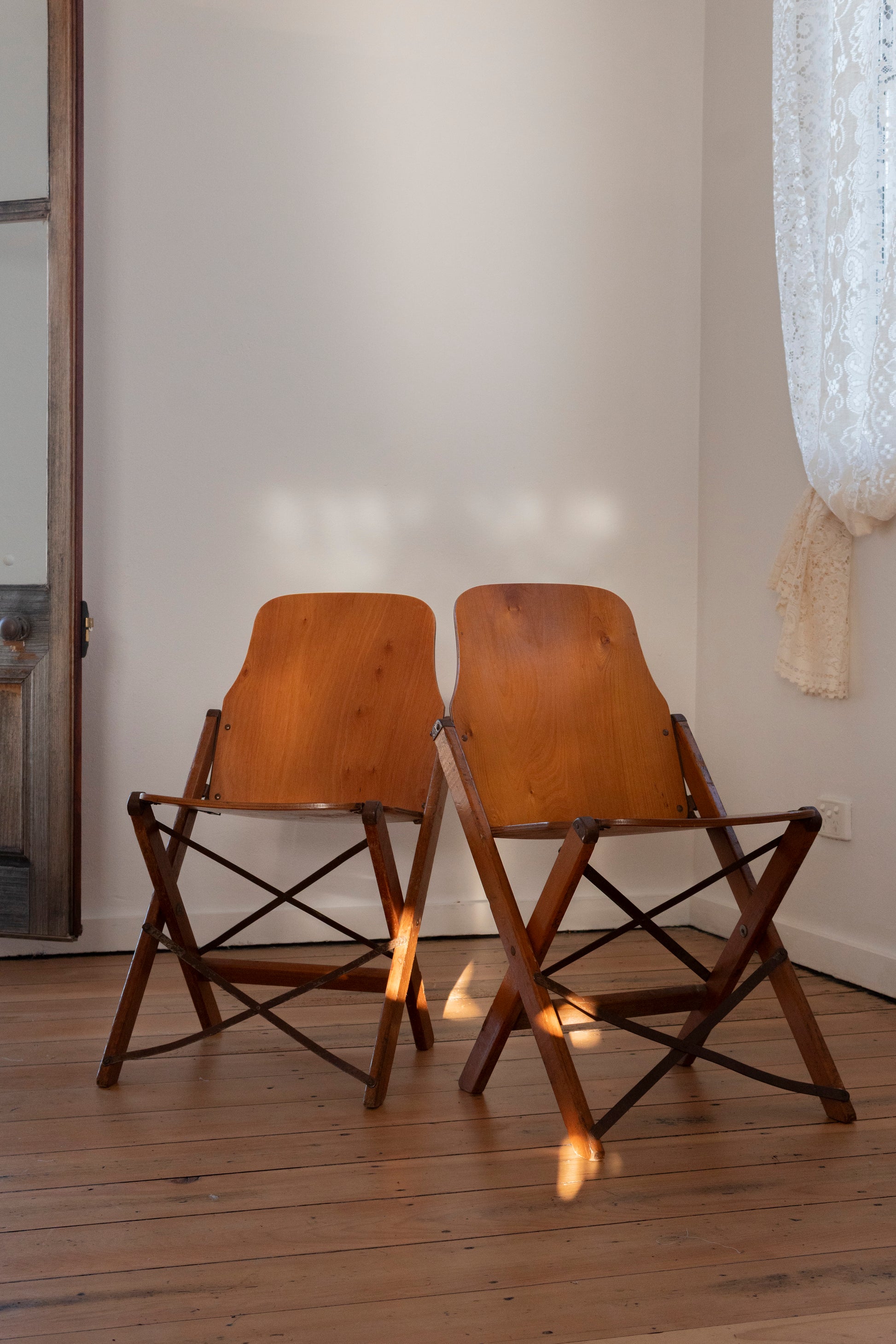 Vintage Fold-Out Chair