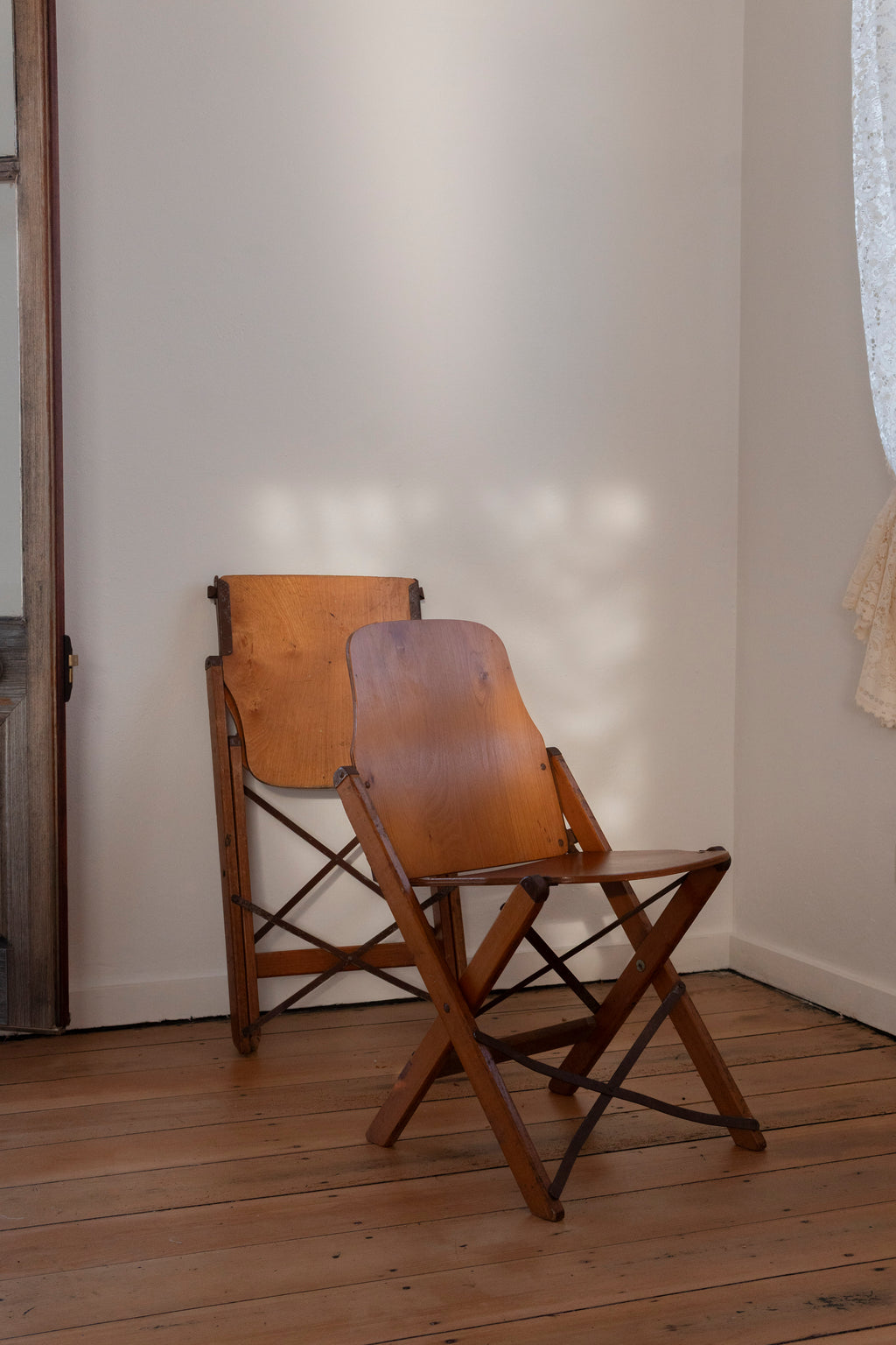 Vintage Fold-Out Chair